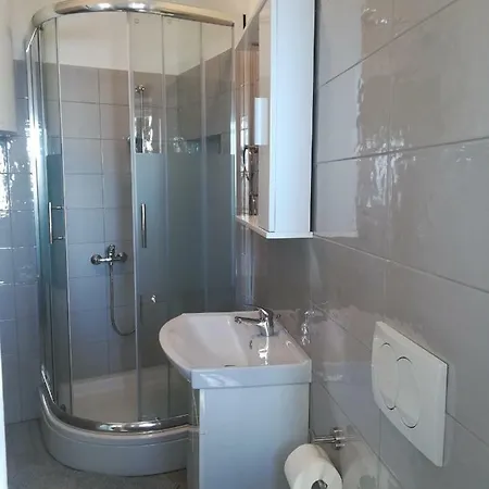 Arni Apartman